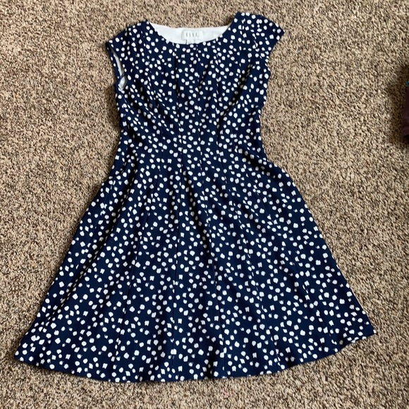 Elle Dresses & Skirts - Beautiful swing dress